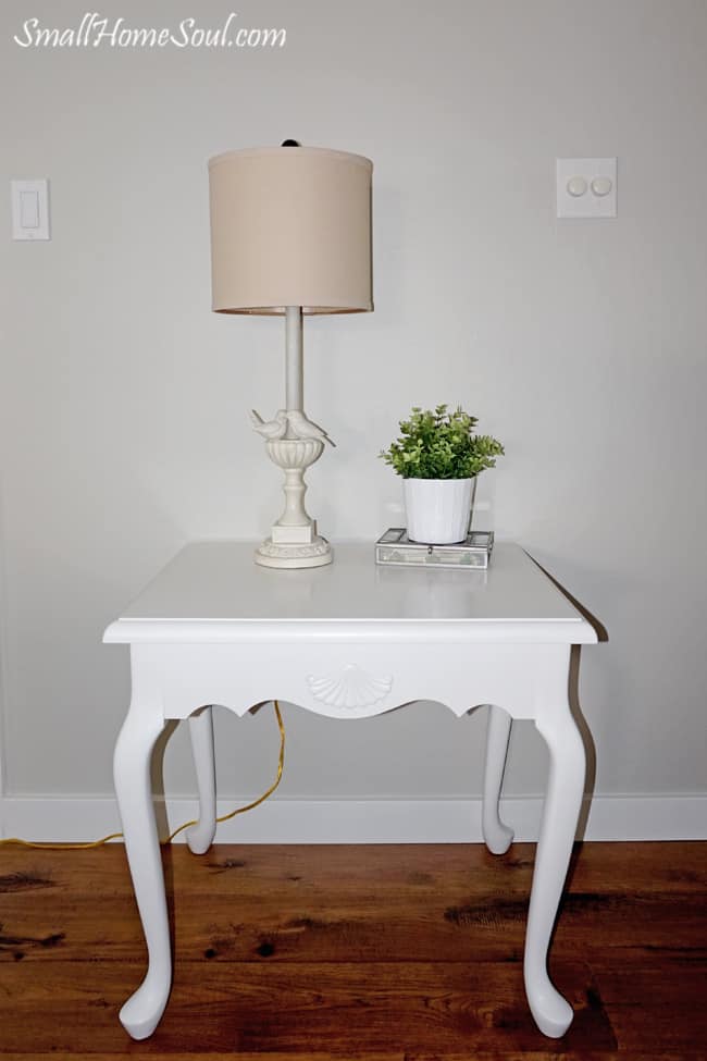 Giving a makeover to tired French End Table with a little paint is a great way to save money and update your interior at the same time. www.smallhomesoul.com