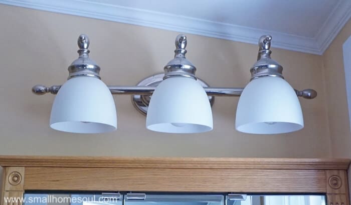 Bathroom Light Makeover With Paint, How To Remove Bathroom Light Fixture Paint